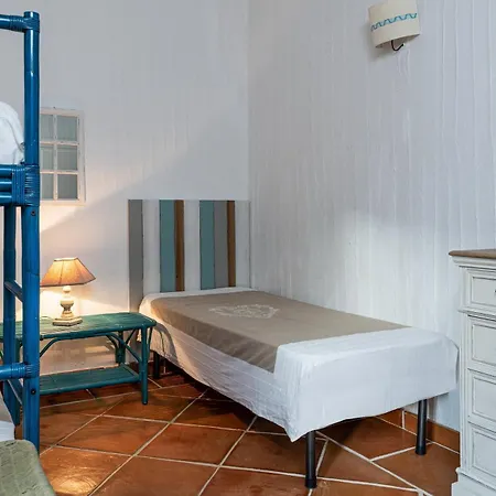 Li Conchi 33 Vila Castiadas